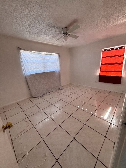 Building Photo - 1541 Newark St S