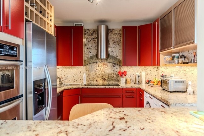 Building Photo - 5700 Collins Ave