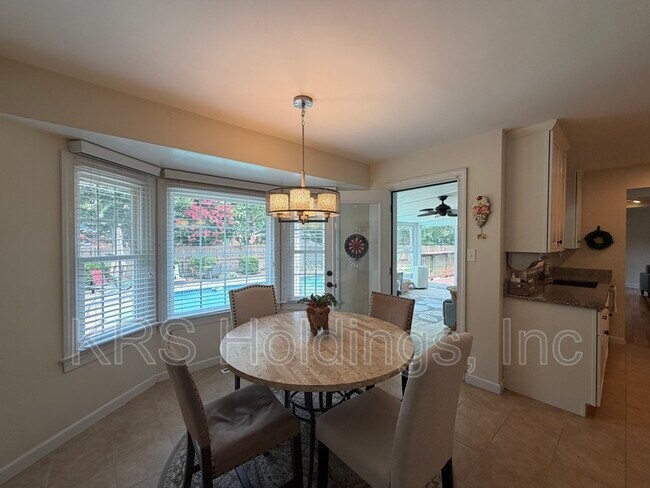 Building Photo - 1520 Woodside Ct
