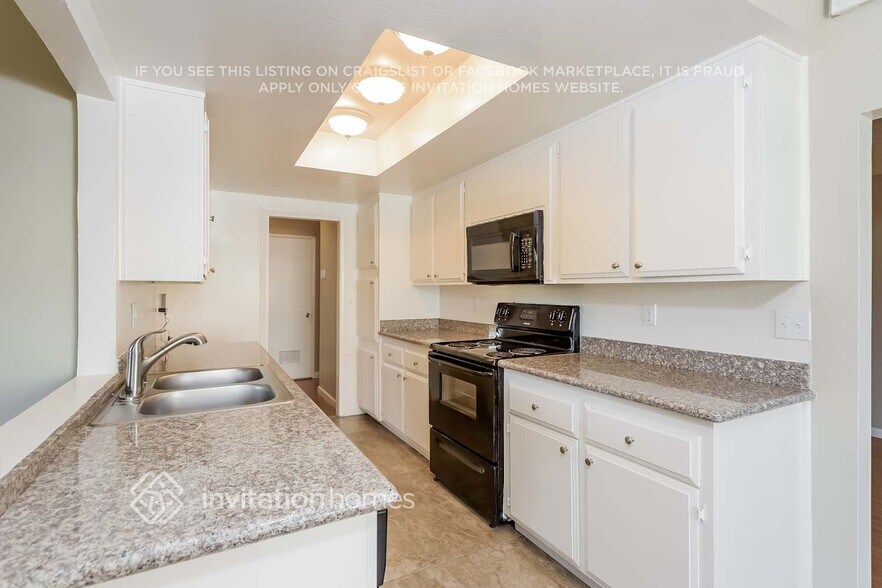 Building Photo - 1529 Sandy Ct