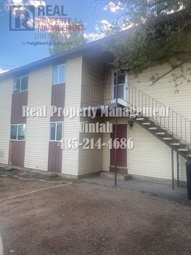 Building Photo - Cute 1-to-2-bedroom apartment