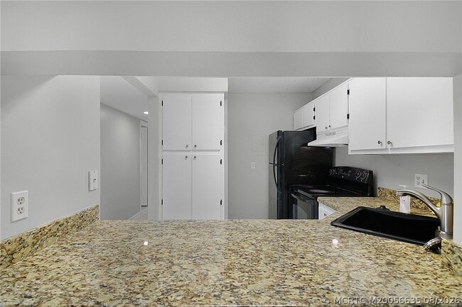 Building Photo - 1008 Green Pine Blvd
