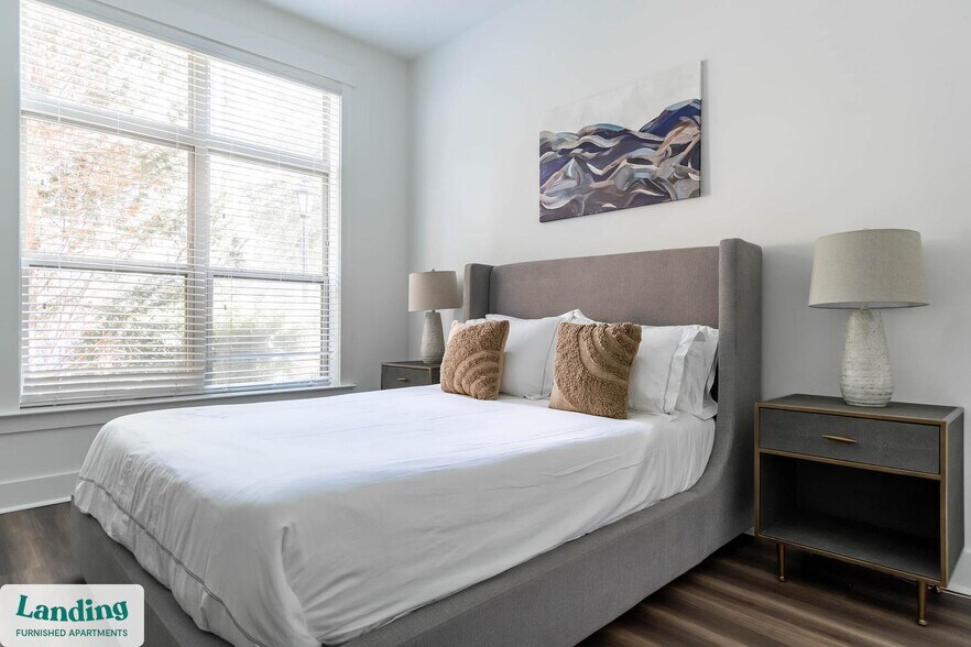 Building Photo - 2101 Lakeside Lofts Cir