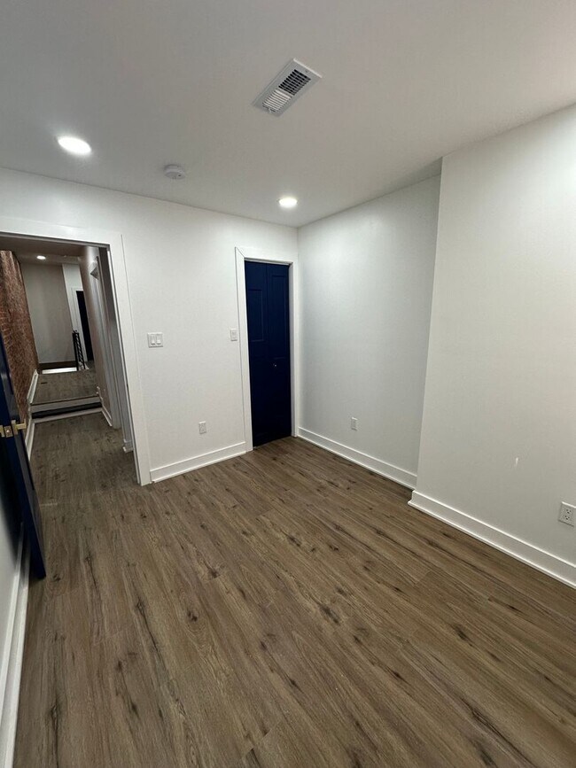 Building Photo - Newly renovated 2 bedroom apartment, Second floor. Section 8 approved