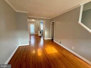 Building Photo - 3613 Parkdale Ave