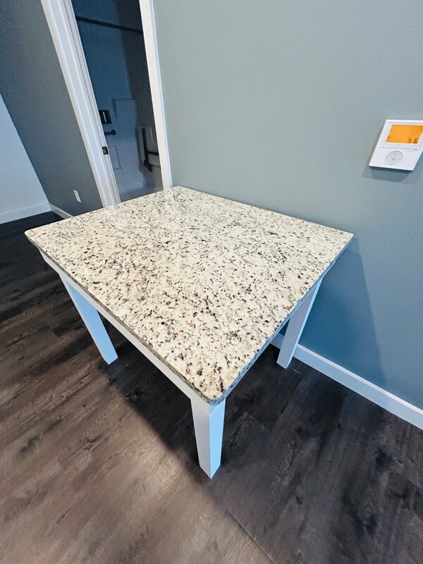 Building Photo - 550 New Holland Ave