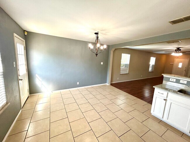 Building Photo - 3402 Longhorn Creek
