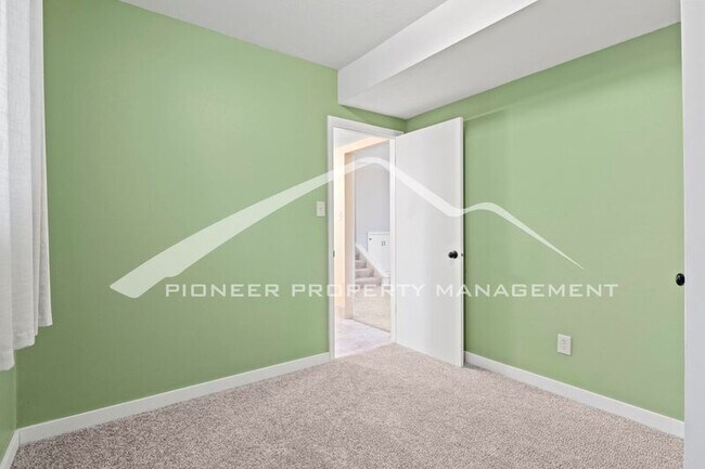 Building Photo - 1363 Ginny Ln