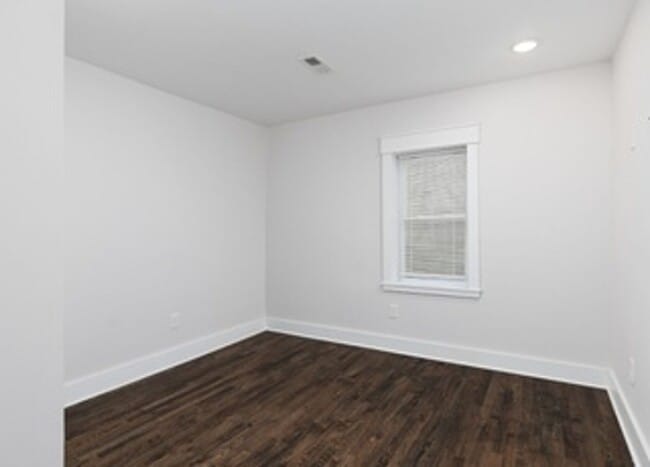 Building Photo - 1620 14th Ave N