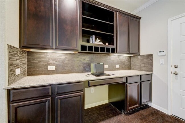 Building Photo - 13400 Briarwick Dr