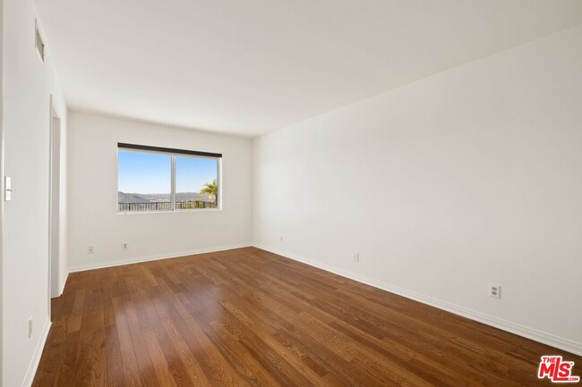 Building Photo - 1916 Rams Horn Ct