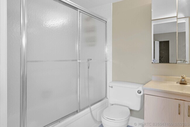 Building Photo - 2101 Lucaya Bend