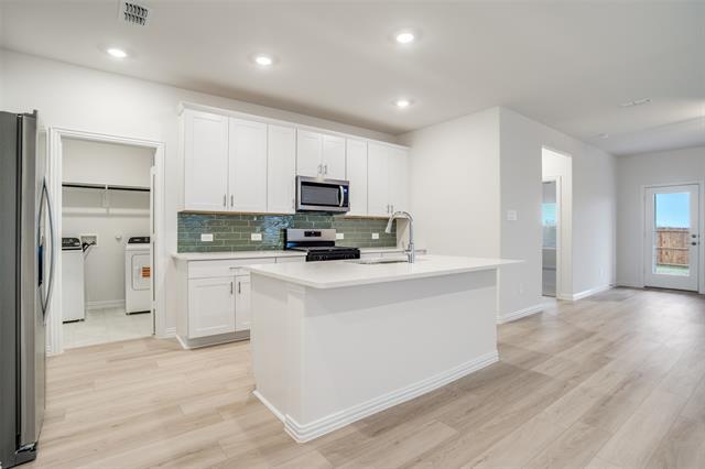 Building Photo - 1204 Booker Dr