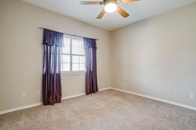 Building Photo - Country Living- Half Duplex-  3 Bed, 2 Bat...