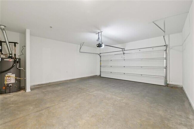 Building Photo - 64 Silverleaf Trl