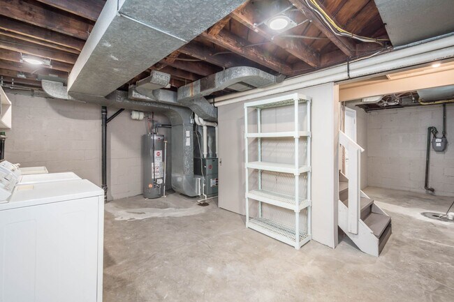 Building Photo - AVAILABLE MAY 1ST! UPDATED THROUGHOUT! 3-bedroom in Beechview!