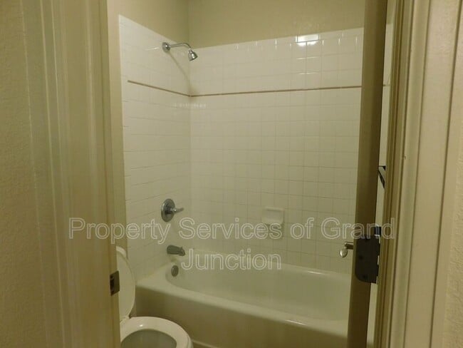 Building Photo - 428 Jornada St