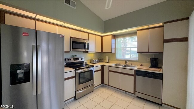 Building Photo - 14977 Rivers Edge Ct