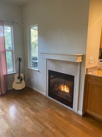 Building Photo - Spacious Ground-Floor 3BD/2BA Condo in Prime Scotts Valley Location