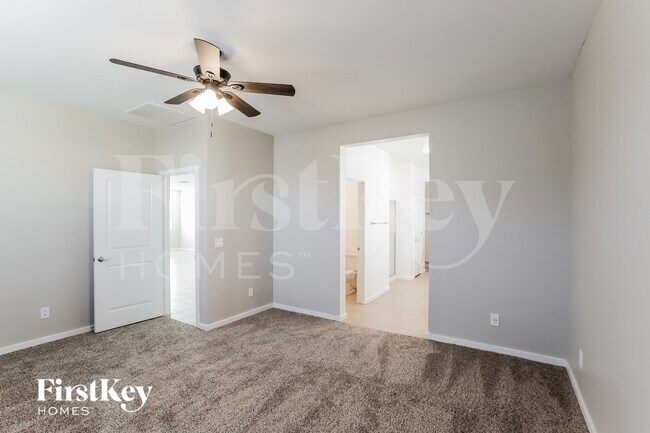 Building Photo - 30299 N Hummingbird Ln