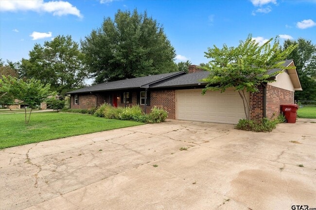 Building Photo - 524 Park Ln