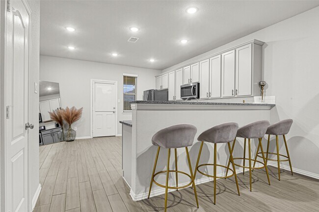 Building Photo - 31607 Eldorado Ln