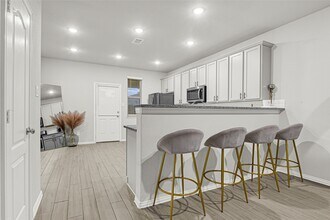 Building Photo - 31607 Eldorado Ln