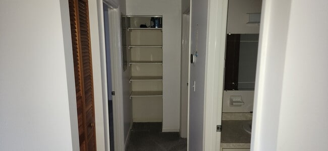 Building Photo - 242 Redbud Ln