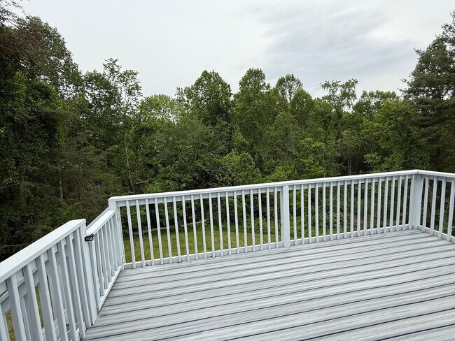 Building Photo - Charming North Asheville Cape Cod
