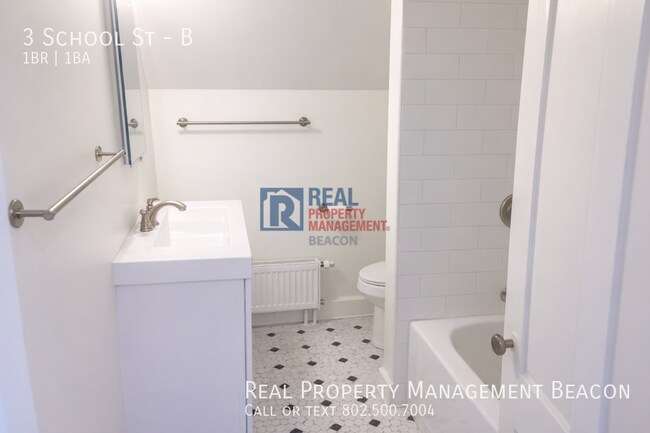 Building Photo - 3 School St