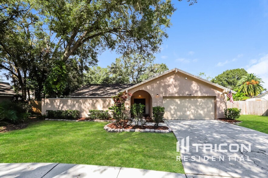 Primary Photo - 3206 Shady Glen Cir