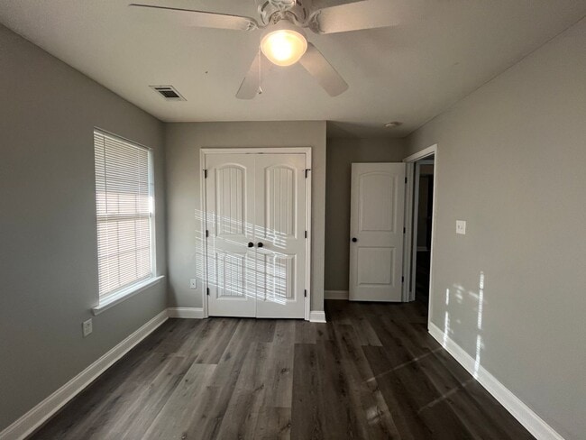 Building Photo - 3BR/2BA Located in Miller Farms Subdivision Across from MAFB!