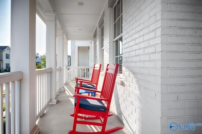 Building Photo - 200 St Louis St