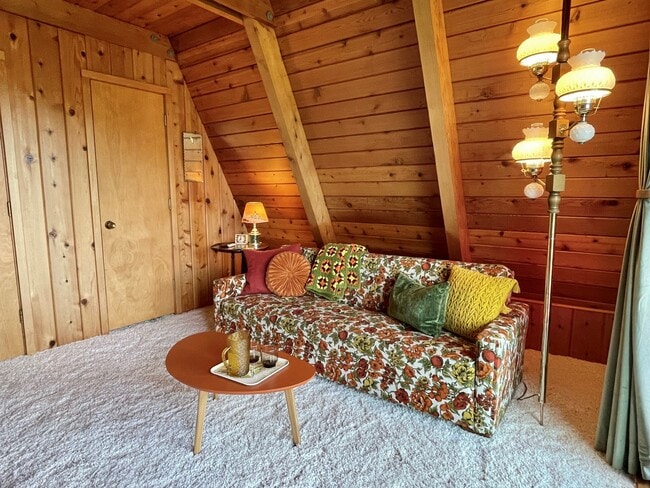 Building Photo - 2780 SW Breakers Dr