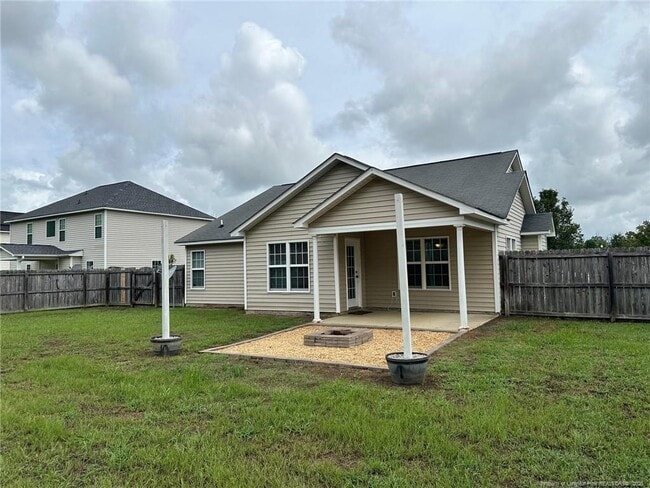 Building Photo - 654 Hogart St