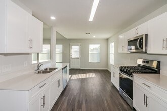 Building Photo - 2603 Montecito Ln