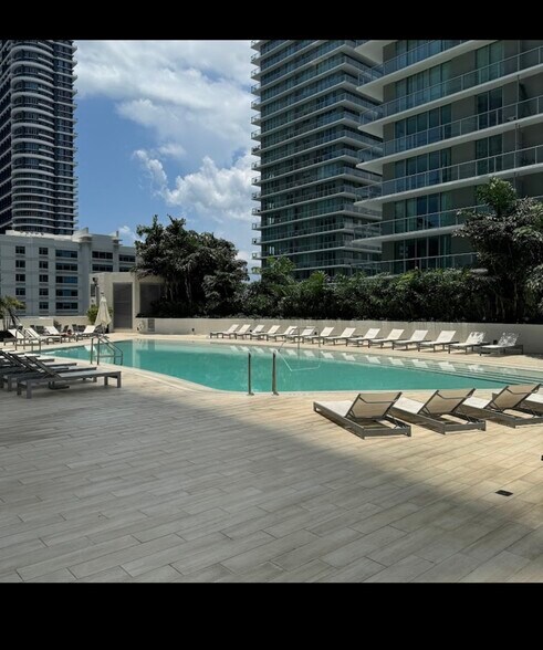 Building Photo - 1100 S Miami Ave