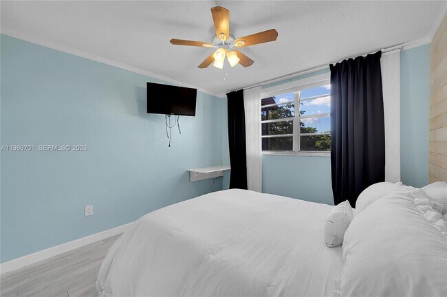 Building Photo - 1681 NW 70th Ave