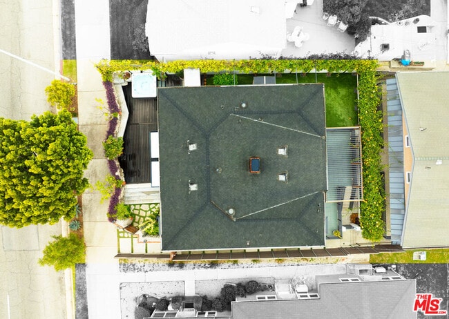 Building Photo - 5958 Overhill Dr