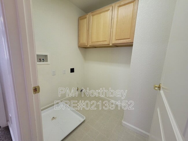 Building Photo - 4051 Sierra Ct