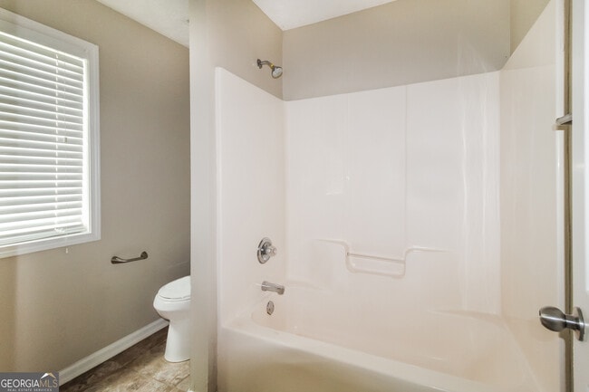 Building Photo - 30 Shenandoah Dr