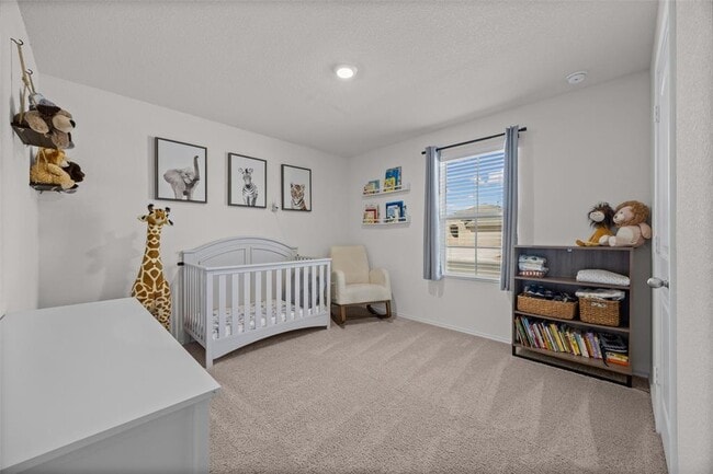 Building Photo - 325 Granary Dr