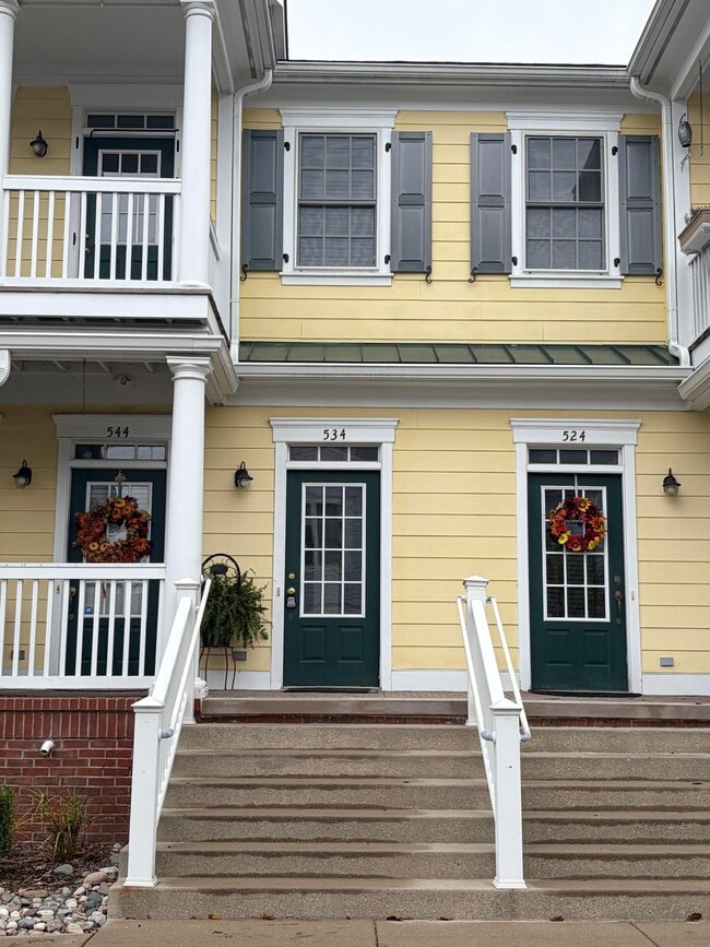 Primary Photo - 534 Constitution St