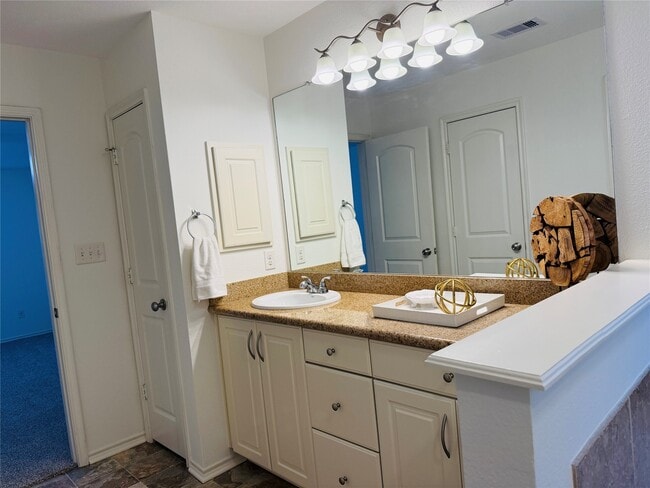 Building Photo - 962 Oak Lynn Dr