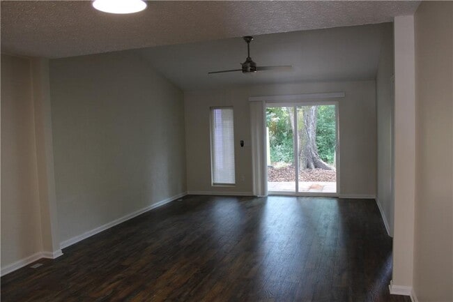 Building Photo - 211 Goshen Ln