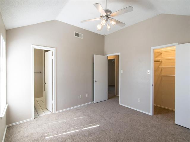 Building Photo - 1520 Mayflower Dr