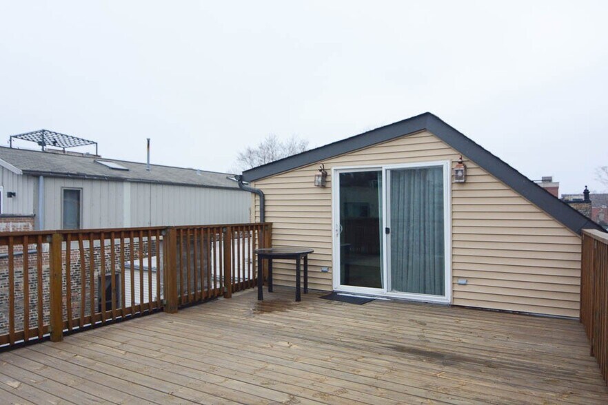 Building Photo - 944 N Winchester Ave