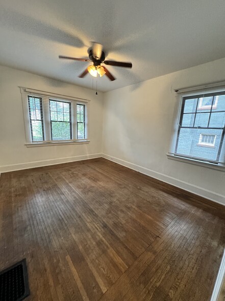 Front bedroom - 45 Hartweg Ave