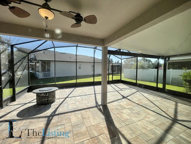 Building Photo - 1924 Siesta Falls Ct