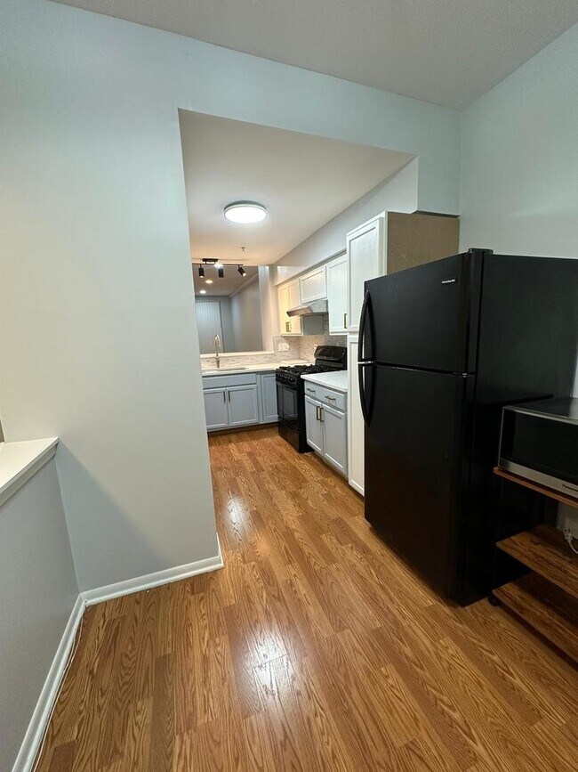 Building Photo - 1133 Cambria Ln N